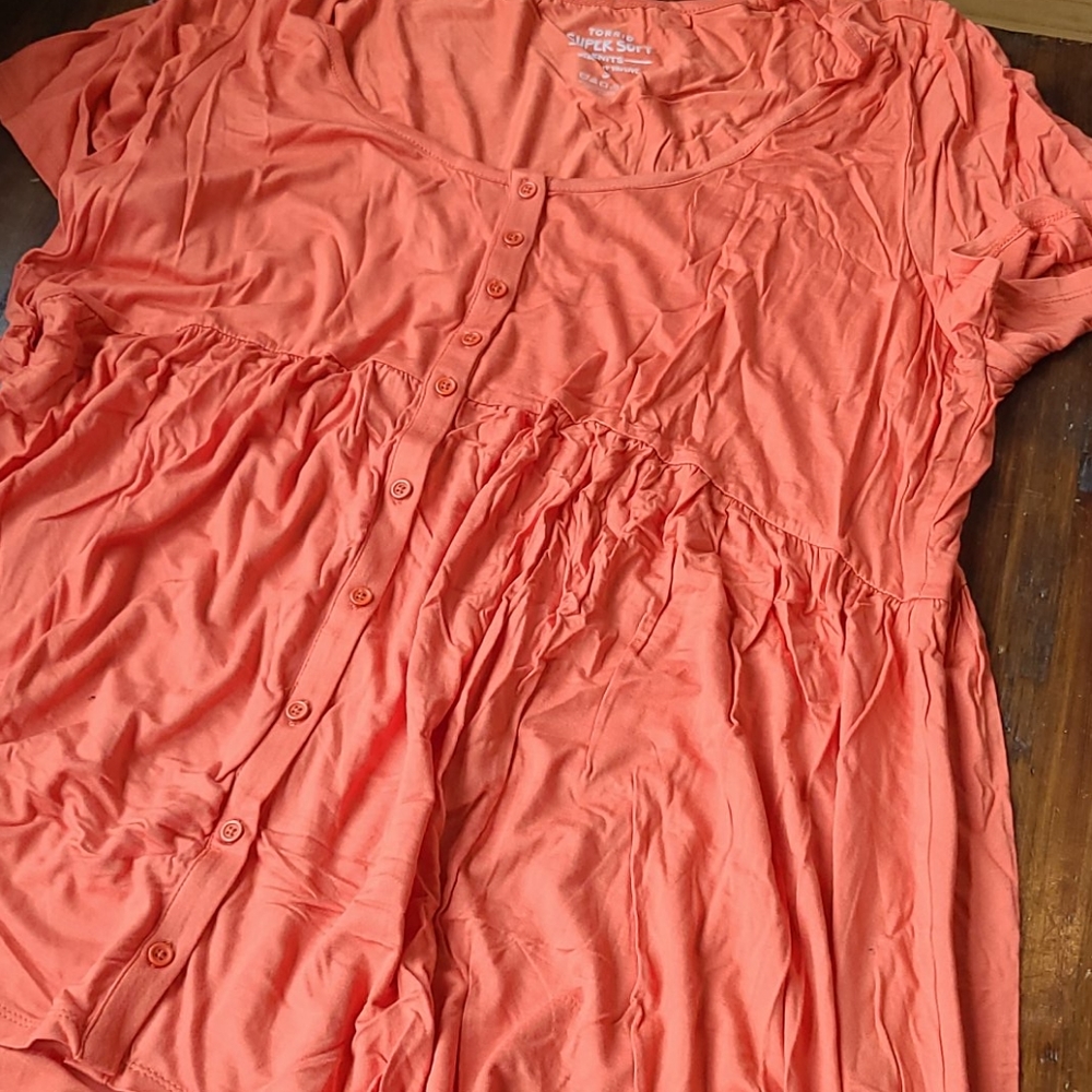 EUC Ladies Torrid flowy knit top size 3X